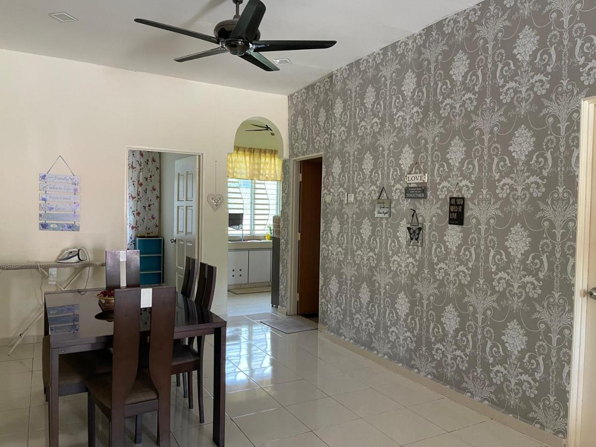 Magnolia 1 Homestay Kampung Kuala Besut Extérieur photo